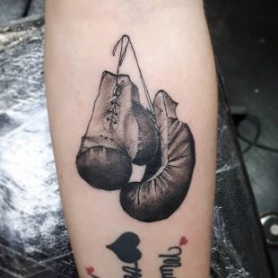 Sophie boxing gloves